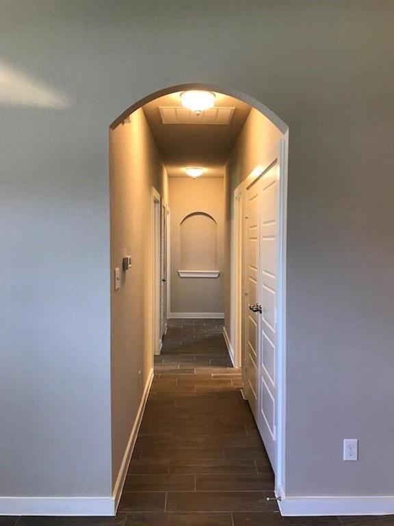Building Photo - 908 Skyview Dr
