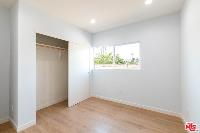 Foto del edificio - 758 1/2 N Ridgewood Pl