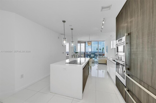 Foto del edificio - 851 NE 1st Ave