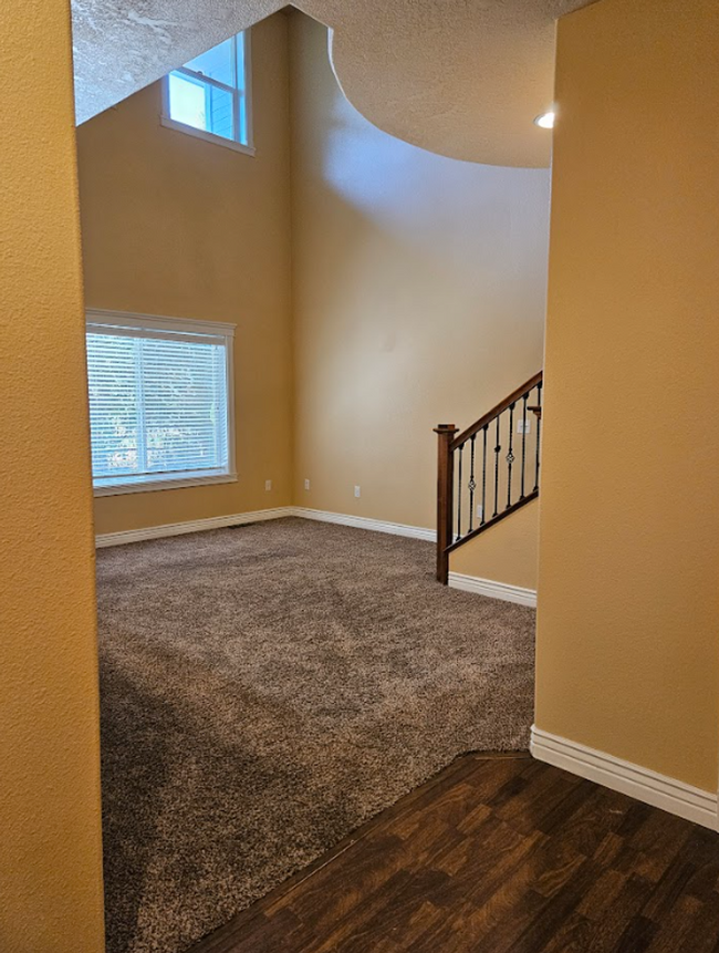 Foto del edificio - Boise 3bed/2.5 Townhome w/2 Car Attached G...