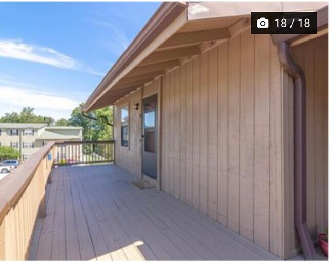 Building Photo - 32 Millcreek Pkwy