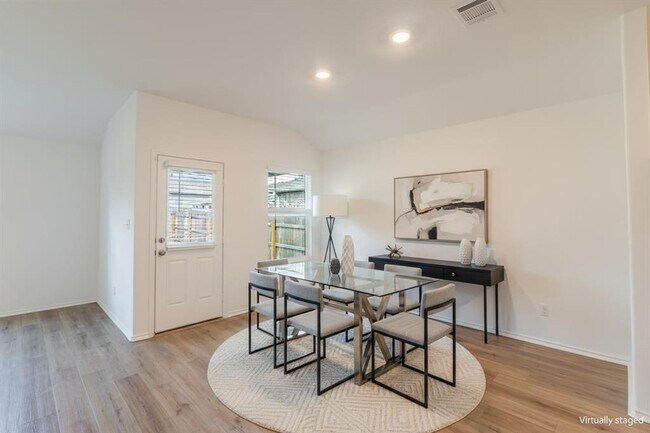 Building Photo - 1729 Catahoula Dr