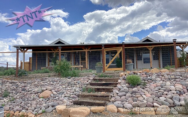 Building Photo - Home in Dewey Humboldt