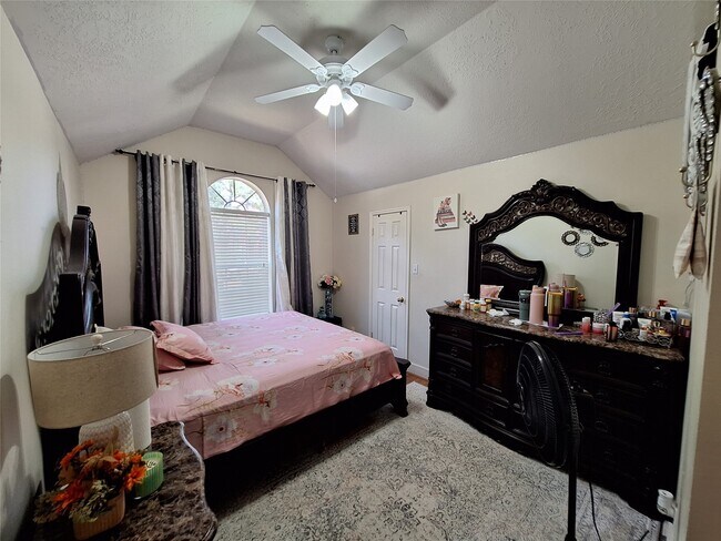 Foto del edificio - 20323 Concord Hill Dr