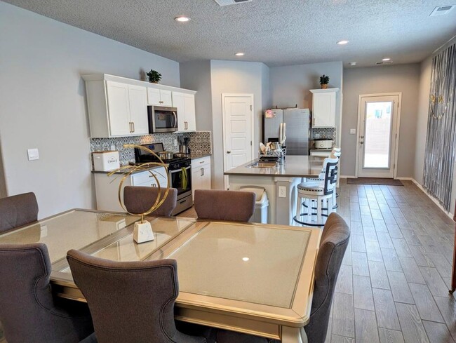 Foto del edificio - 10645 Aspiration Ln SW