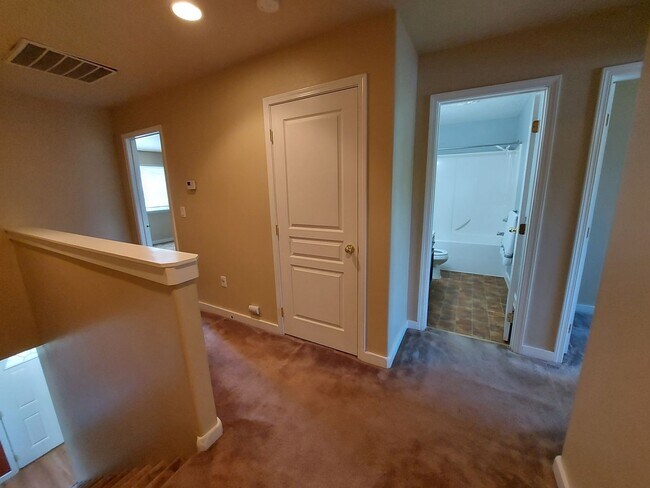 Foto del edificio - 3 bedroom 2 bath home with attached garage