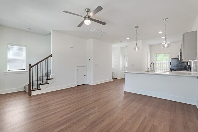 Building Photo - Open concept. 2-bedroom home