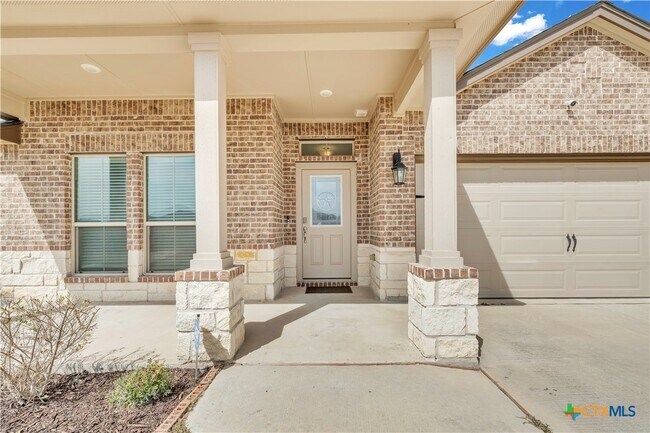 Building Photo - 2420 Elba Dr