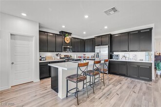 Building Photo - 282 Mount Steel Ave