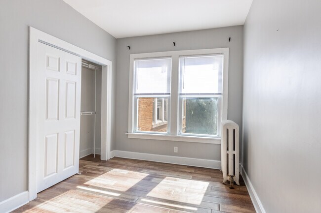 Building Photo - 9726 S Prairie Ave