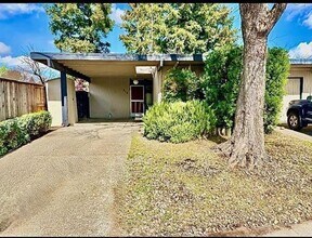 Building Photo - 315 Hidalgo Pl