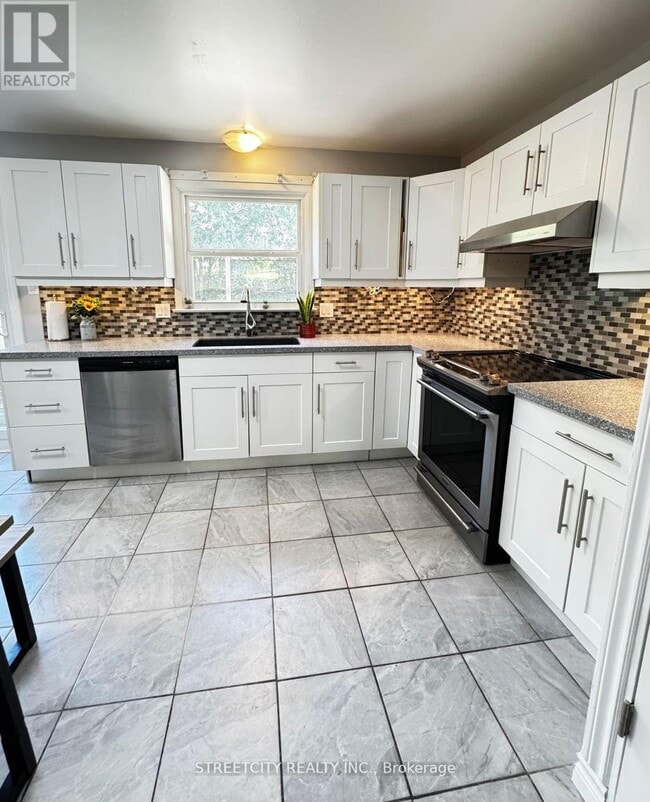 Photo du bâtiment - 237 Homestead Crescent