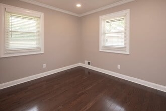 Interior Photo - Cambridge Manor