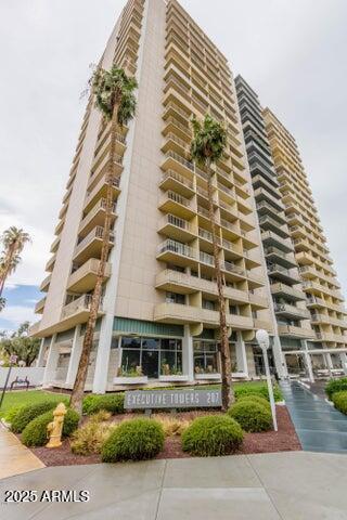 Foto del edificio - 207 W Clarendon Ave