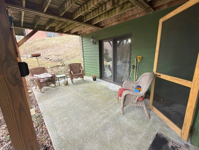 Foto del edificio - 169 Brookview Ln