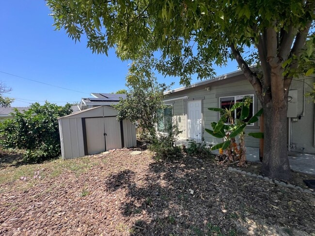 Building Photo - 144 Primrose Ave
