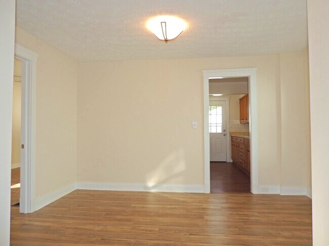 Foto del edificio - 3 Bedroom Bungalow for Rent!
