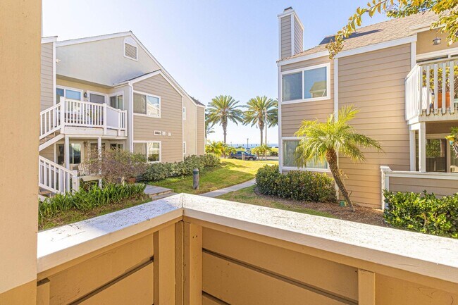 Foto del edificio - Remodeled 2 Bed, 2 Bath Condo with Ocean V...