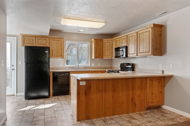 Building Photo - 1077 E 1675 S