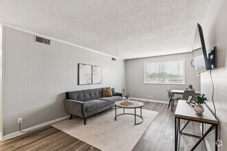 Building Photo - 914 Winthorne Dr