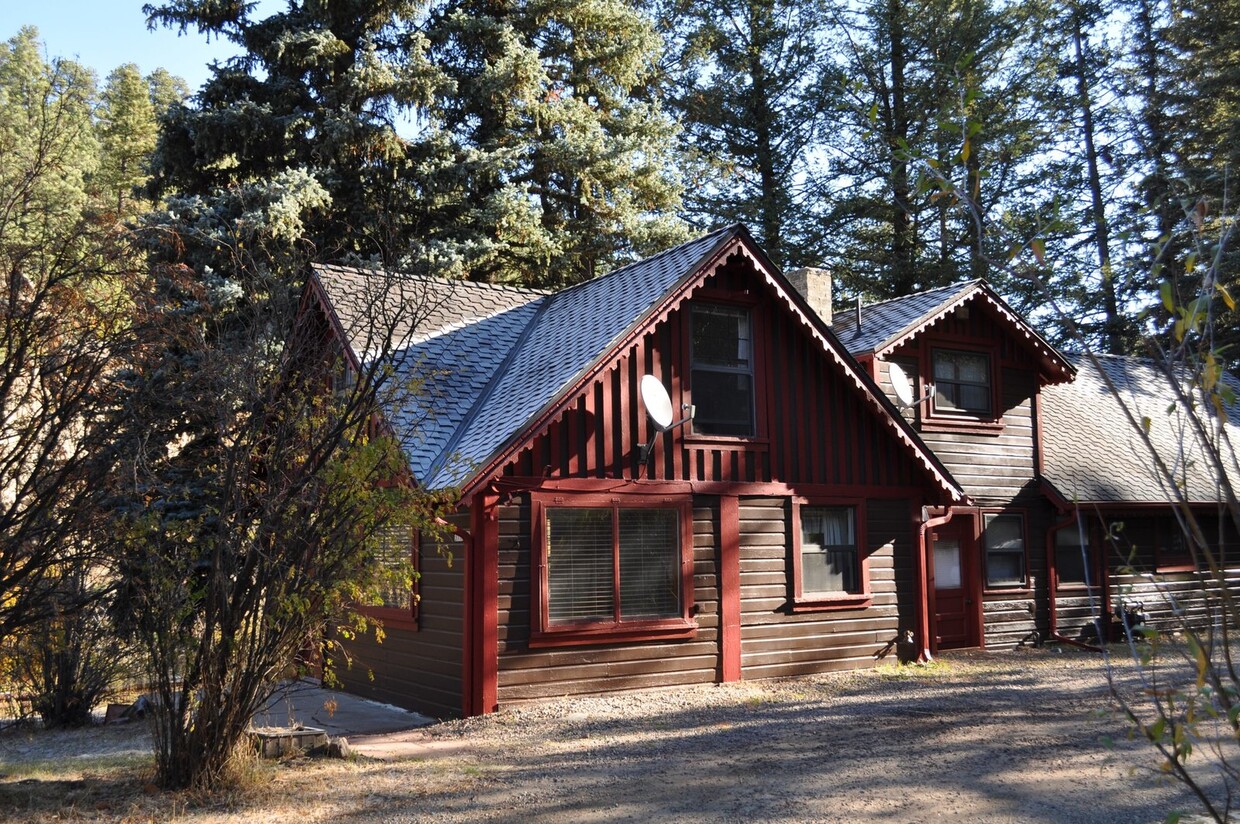 Primary Photo - Adorable Cabin on Upper Bear Creek!!