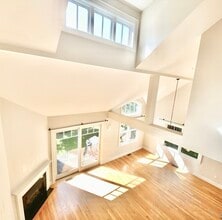 Building Photo - 8 Courtyard Pl