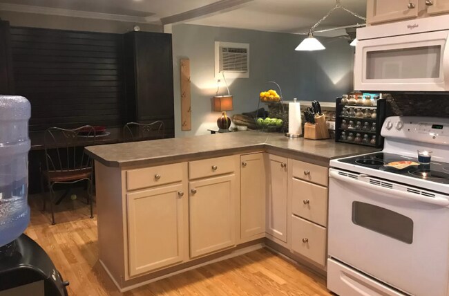 Foto del edificio - 7511 Manor Rd
