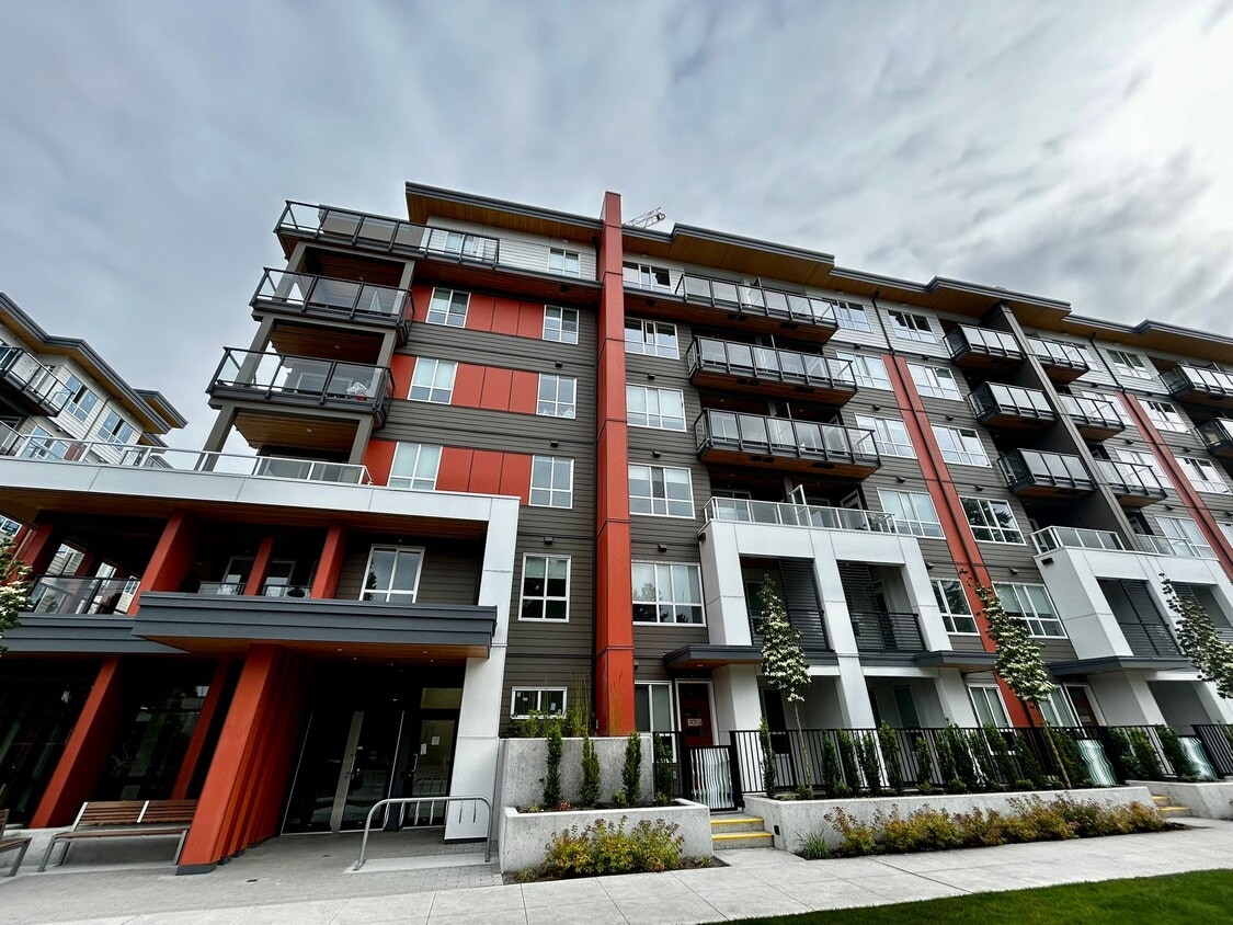 Primary Photo - 13238-13105 105 Ave