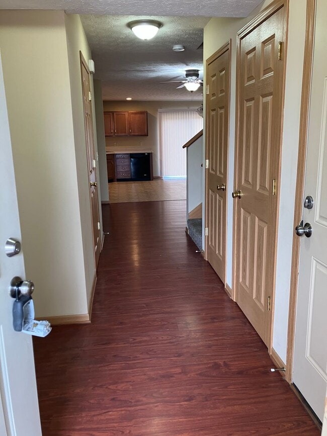 Building Photo - Spacious Two-Story Townhome with Attached Garage!