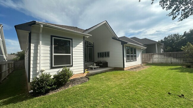Foto del edificio - Room in House on Craven Hill Ln