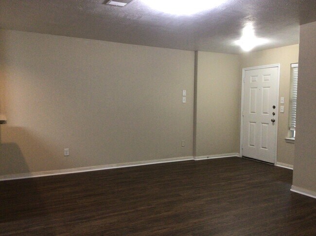 Foto del edificio - 22270 Queenbury Hills Dr