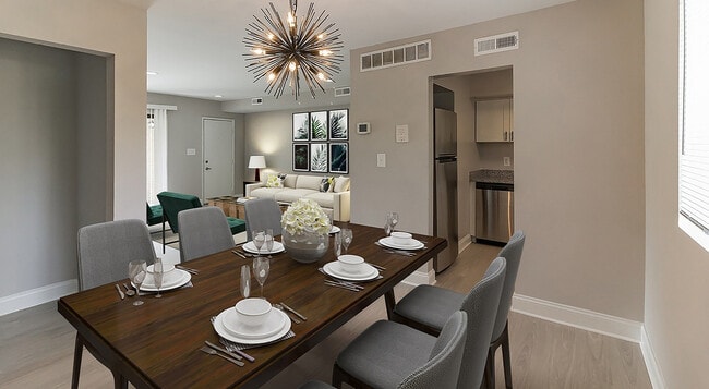 Dining Room - Fox Glen