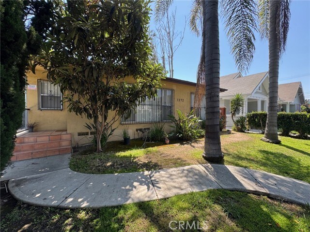 Foto del edificio - 1372 W 36th St