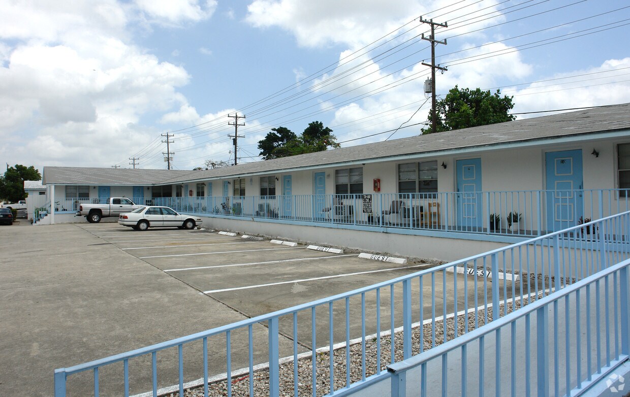 Foto del edificio - 202 N A St