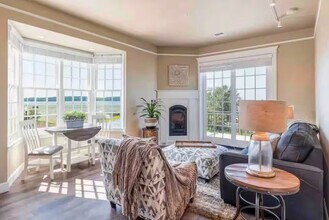 Building Photo - 685 Peace Portal Dr