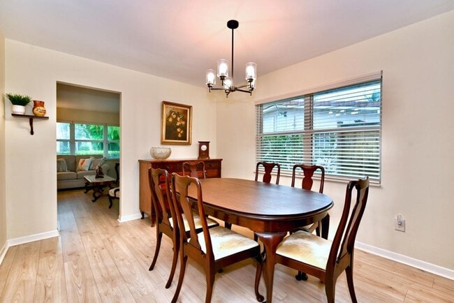 Foto del edificio - 129 Alhambra Pl