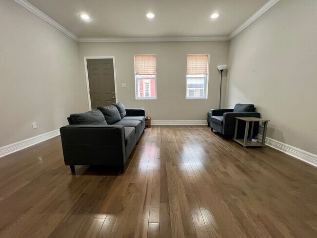 Foto del edificio - Stunning 3-Bedroom Townhome in Francisville! Available NOW!