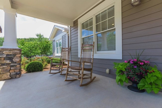 Building Photo - Seasons at Biltmore Lake Condominiums