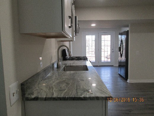 Building Photo - 1,600 2 Bd, 1 Bath Apt