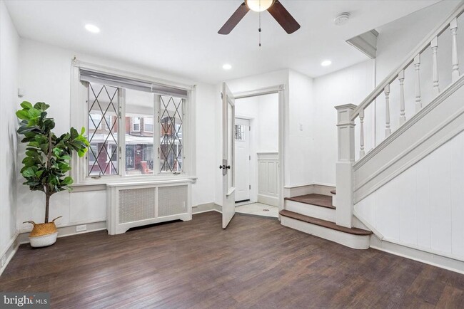 Foto del edificio - 5551 Addison St