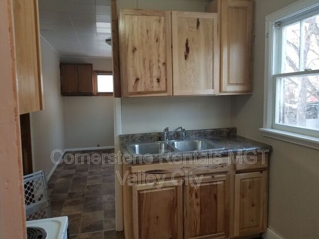 Foto del edificio - 233 8th Ave NE