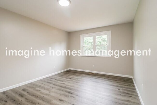Building Photo - Convenient Location! 4 Bedroom Home in Cin...