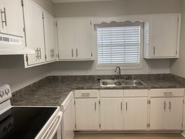 Foto del interior - Chateaux Holly Hills Apartments - Columbus, AL