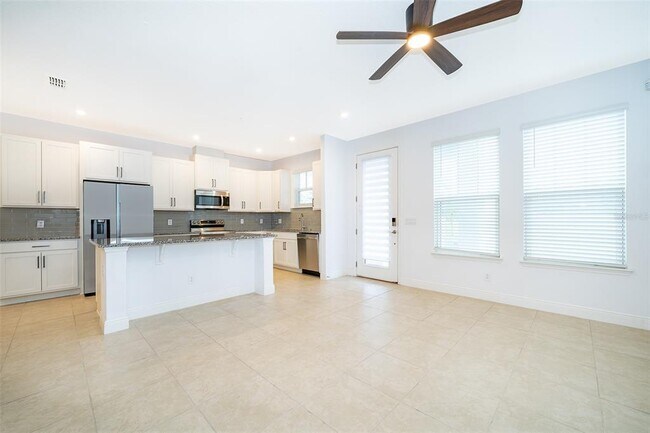 Building Photo - 7039 Nemours Pkwy