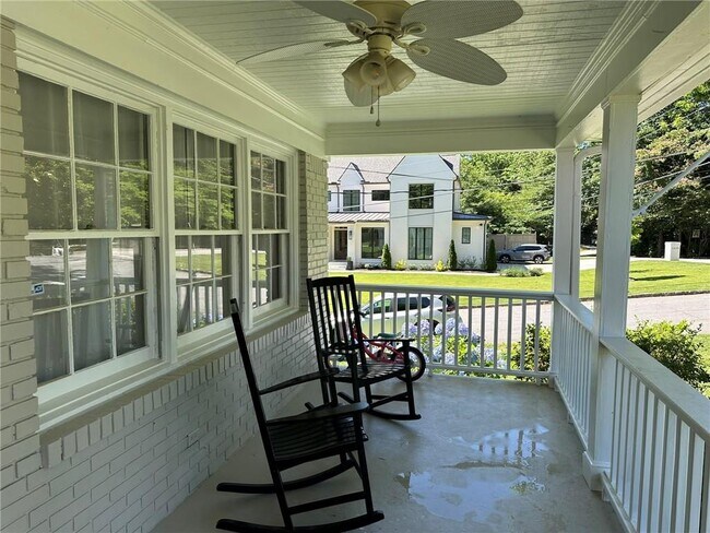 Foto del edificio - 2497 Thompson Rd NE