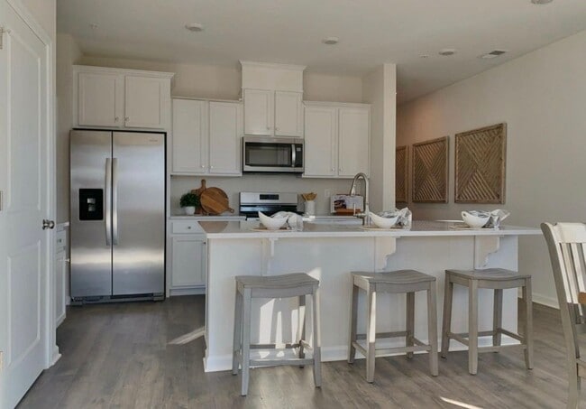 Building Photo - Stunning 4-Bed Townhome in Quakertown! Available NOW!