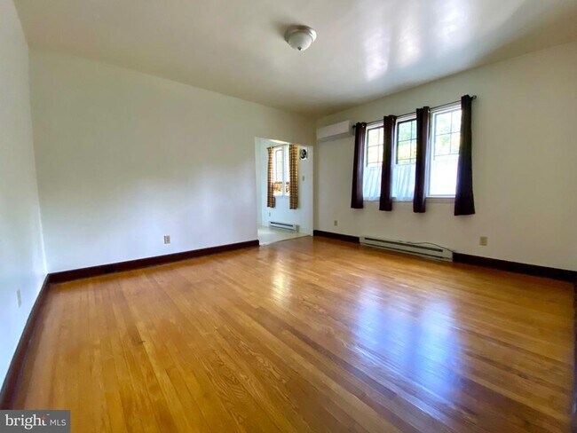 Building Photo - 102 Safe Harbor Village