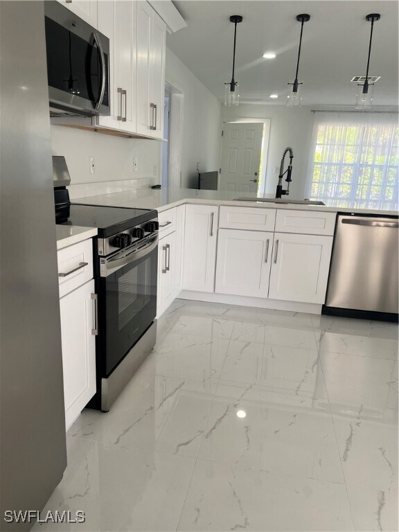 Foto del edificio - 862 99th Ave N