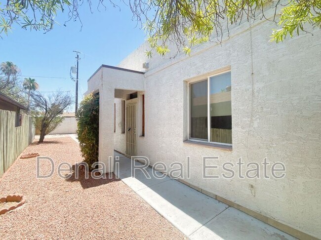 Foto del edificio - 18019 N 40th Pl