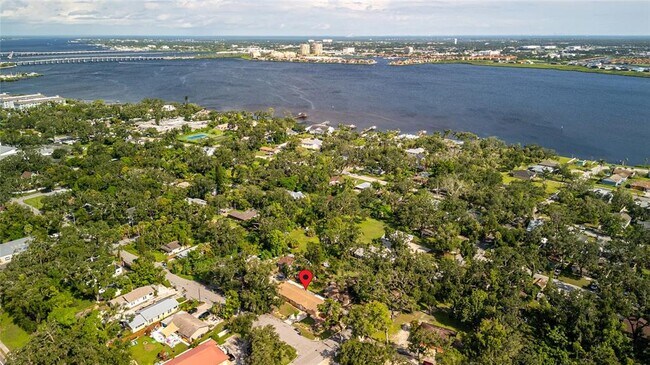 Foto del edificio - 1735 4th Ave E